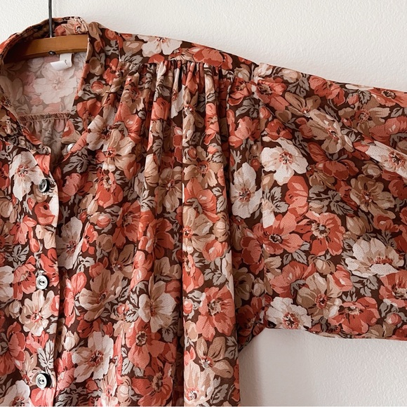 Vintage 70’s women’s sheer lightweightht floral‎ button up blouse size L - Picture 2 of 8